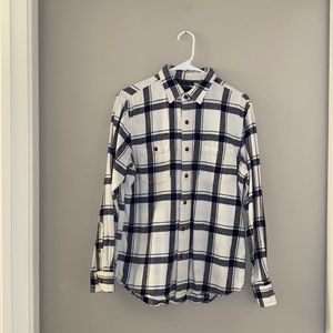Old navy men’s flannel shirt